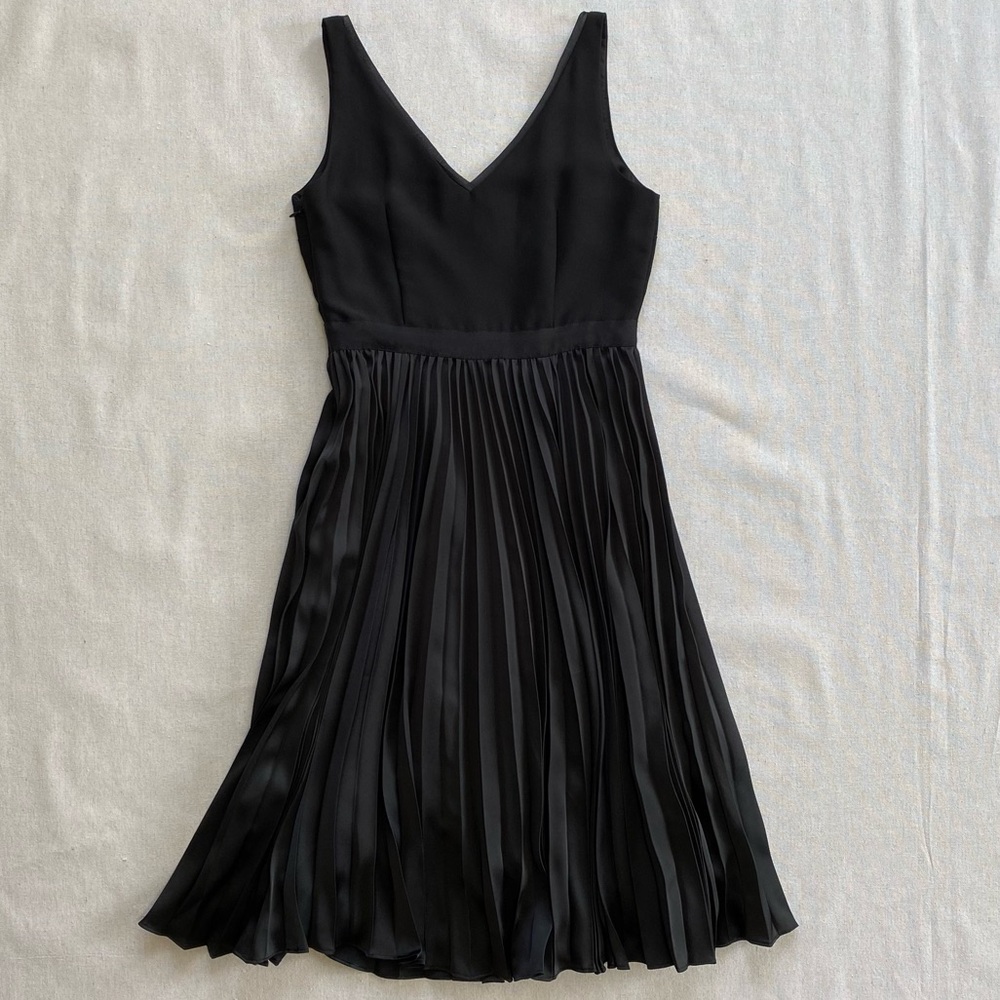Banana Republic Pleated Fit Flare Sleeveless Dress - Picture 5 of 14
